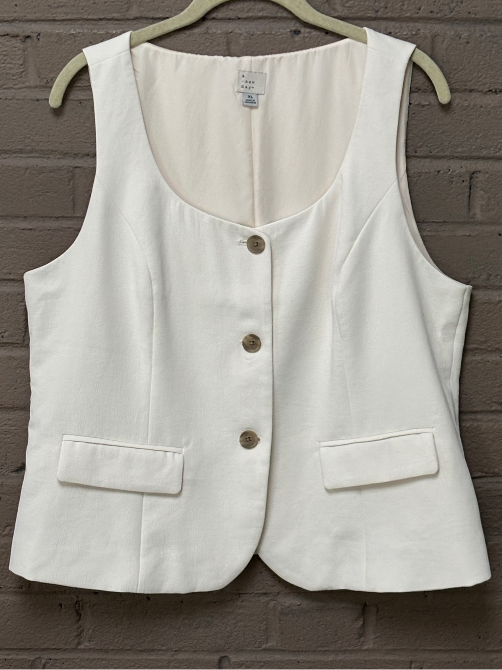 a new day Cream Button-Front Sleeveless Vest  XL